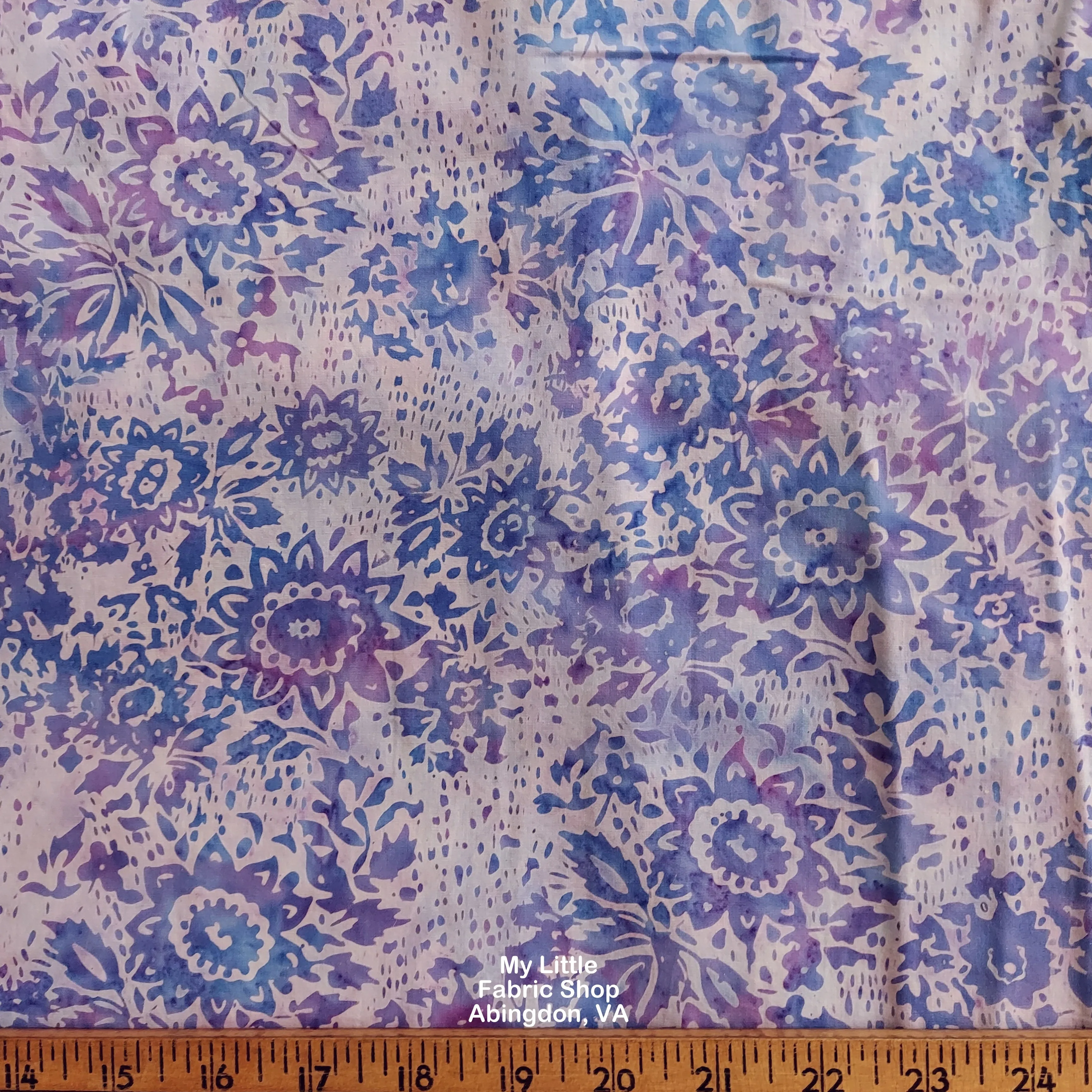 Anthology Fabrics Be Colourful Winter Lavender 2240Q-X Lilac