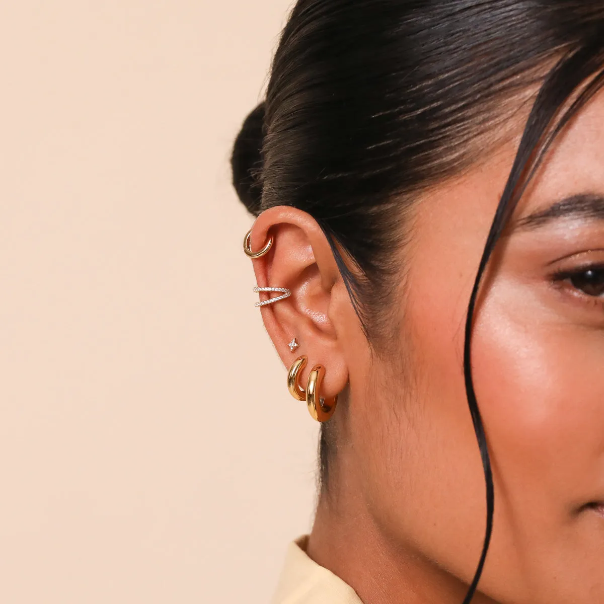 Bold Small Hoops in Gold