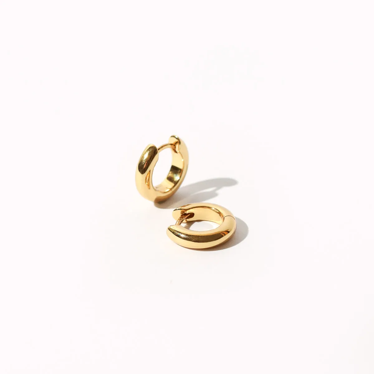 Bold Small Hoops in Gold