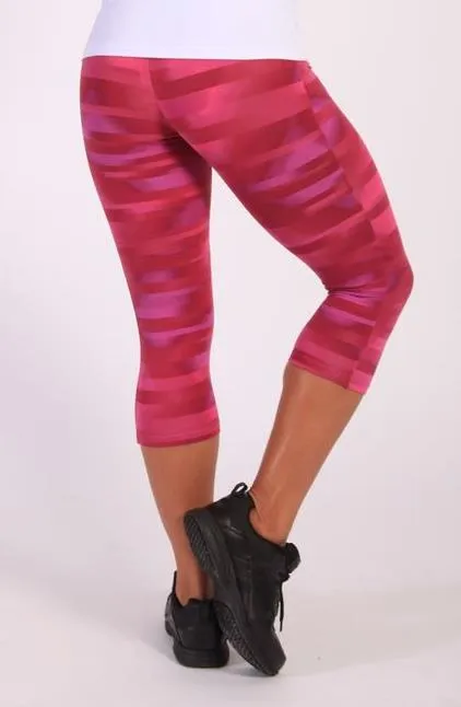 Last Chance! Equilibrium Activewear Fuschia Wave Capri C337