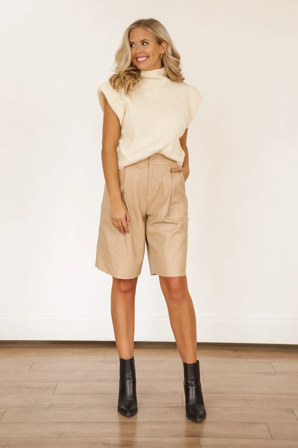 Leather Midi Short (Taupe)