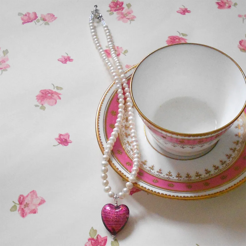 Necklace with rose pink (cerise) Murano glass medium heart pendant on white pearls